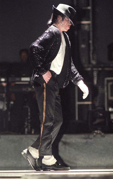 michael jackson moonwalk dance video